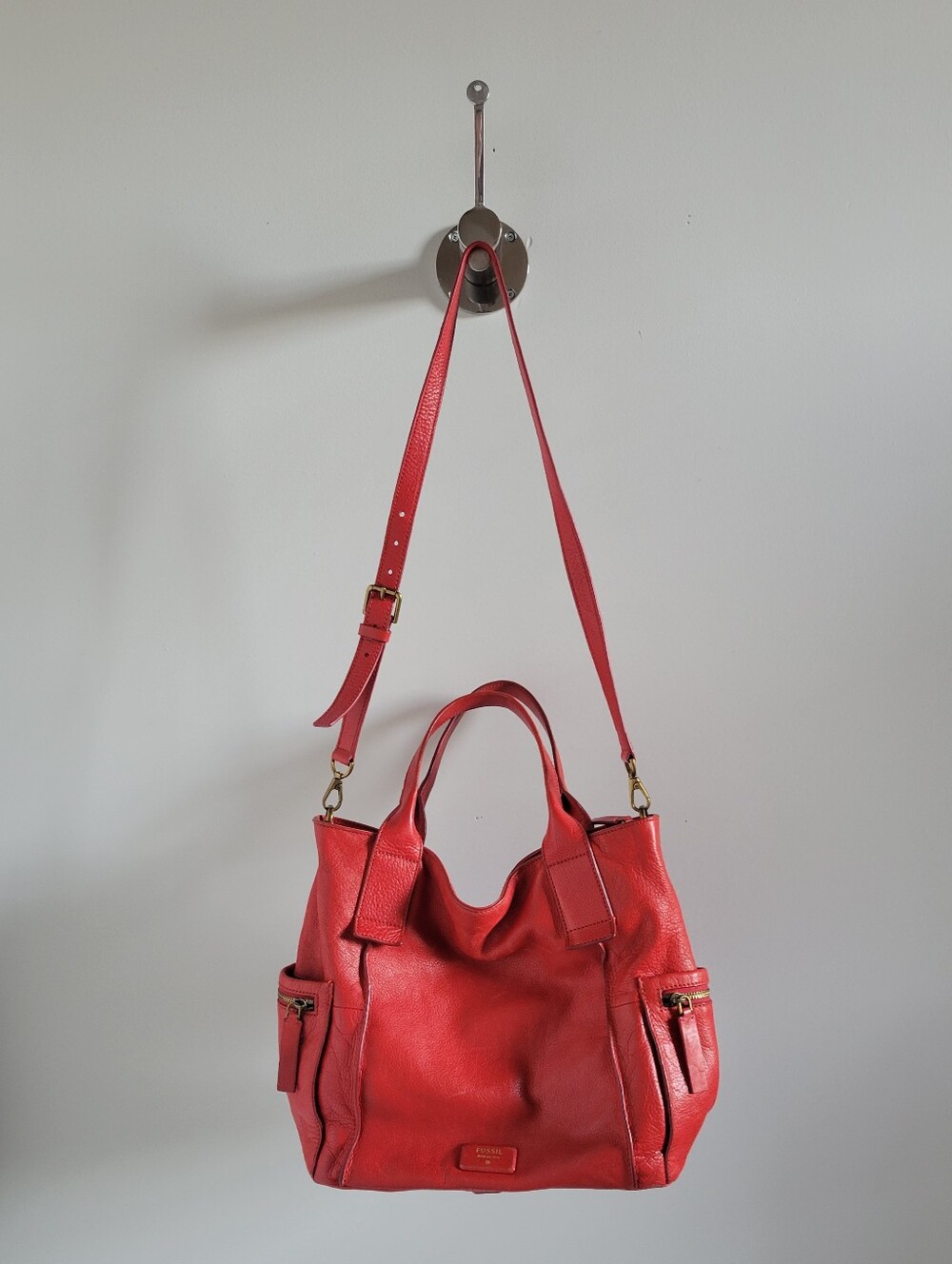 Fossil Emerson Pebbled Leather Crossbody Hobo Cherry Red